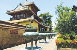 Tripod Cauldrons at Hue's Imperial Citadel, Viet Nam News 20121004